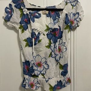 Cute Hollister floral shirt XS